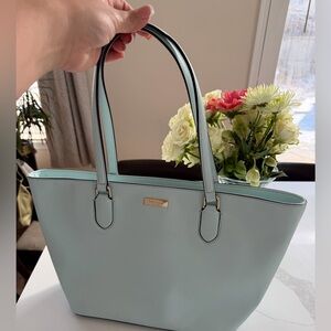 Kate Spade Laurel Way Medium Dally tote bag in ocean fog saffiano leather.
